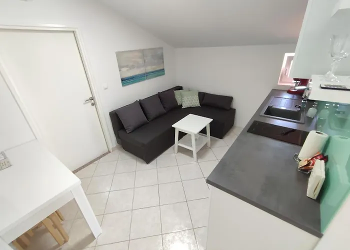 Apartment Prominac *